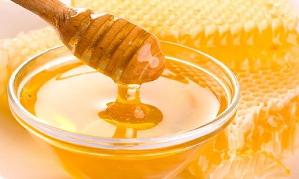 Trockene Haarpflege mit Honig