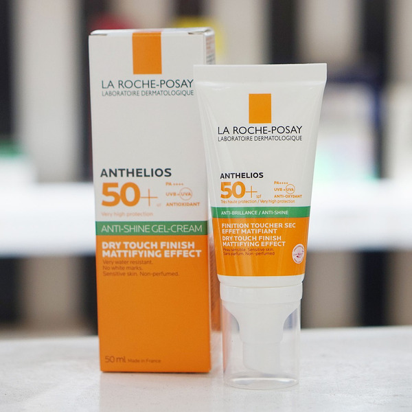 Kem chống nắng cho da treatment Laroche-Posay Anti Shine