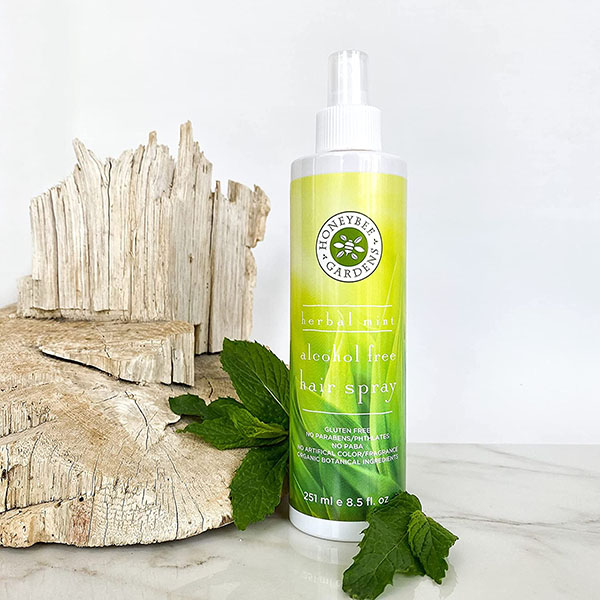 Nếu muốn làm phồng mái tóc giả của mình, bạn có thể sử dụng sản phẩm này trên tóc ướt 